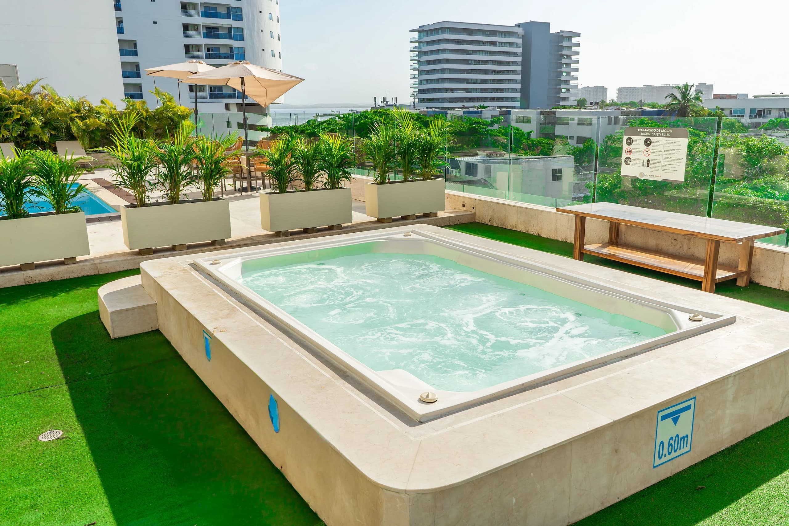 Cartagena Beach x Ahead 4