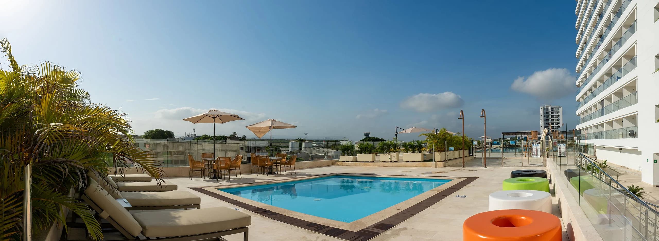 Cartagena Beach x Ahead 1