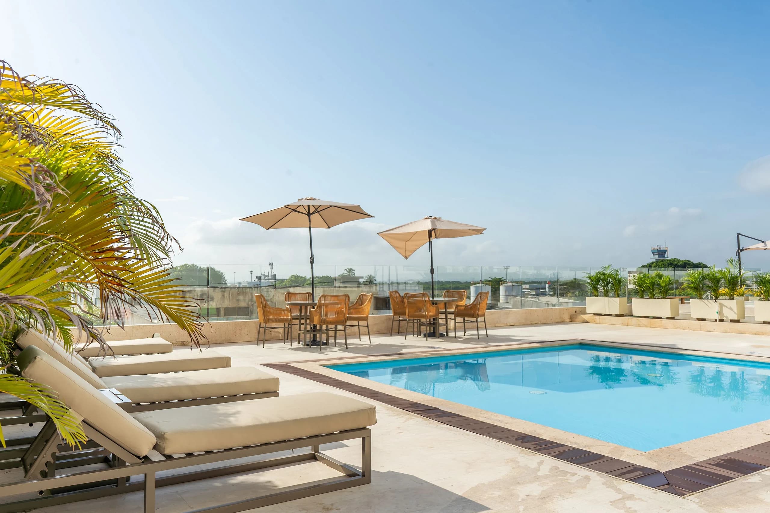 Cartagena Beach x Ahead 2