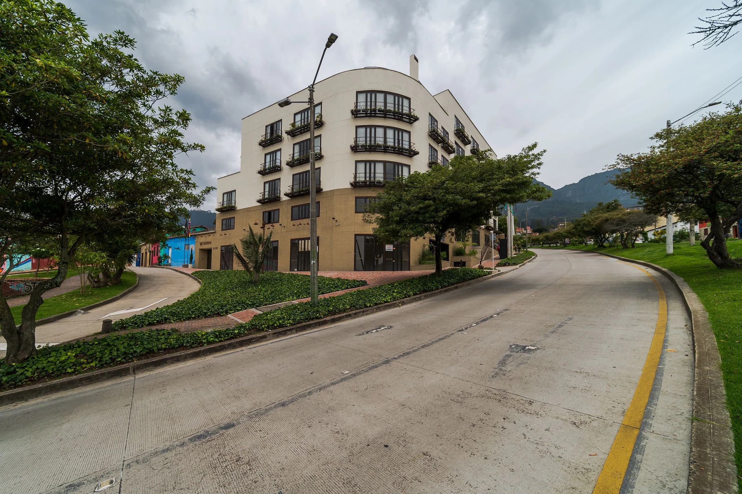 Vista 2 de La Primera - Morph x Ahead