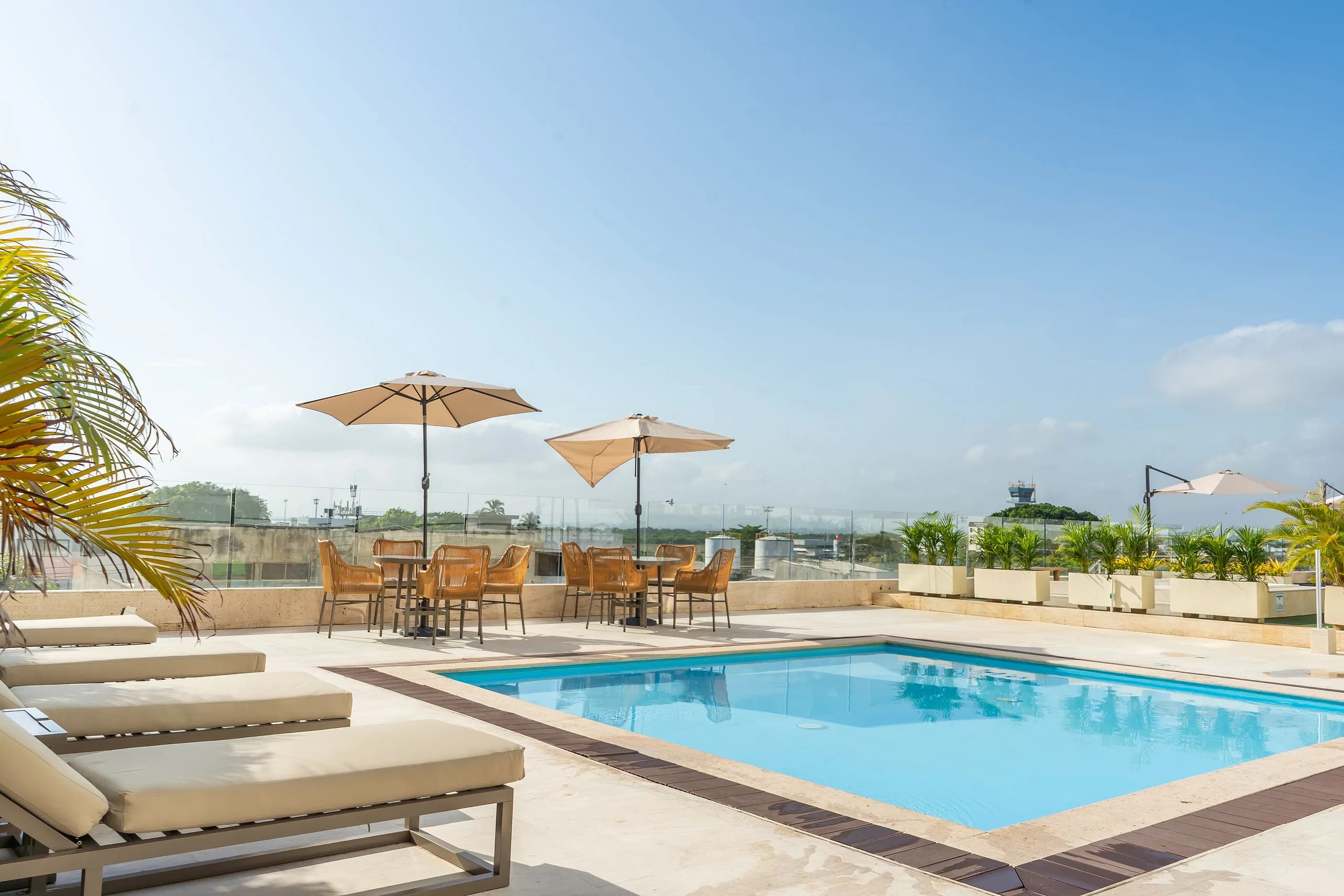 Cartagena Beach x Ahead 3