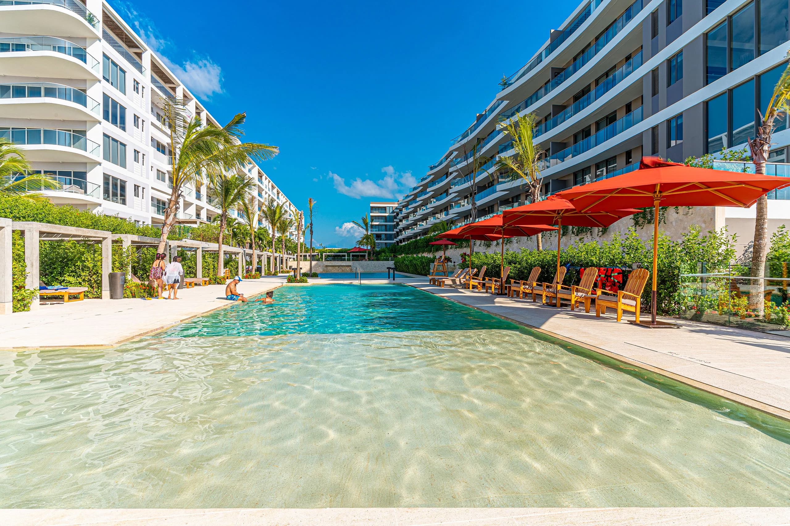 Imagen principal de Morros Zoe x Ahead